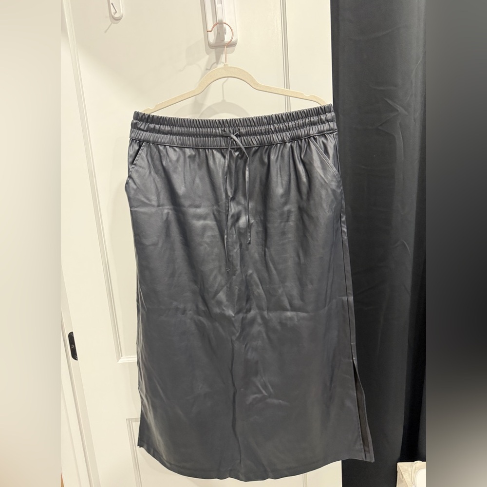 Who What Wear Black Midi Skirt